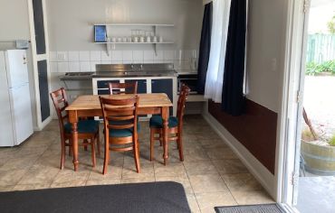 1-Bedroom Motel 6