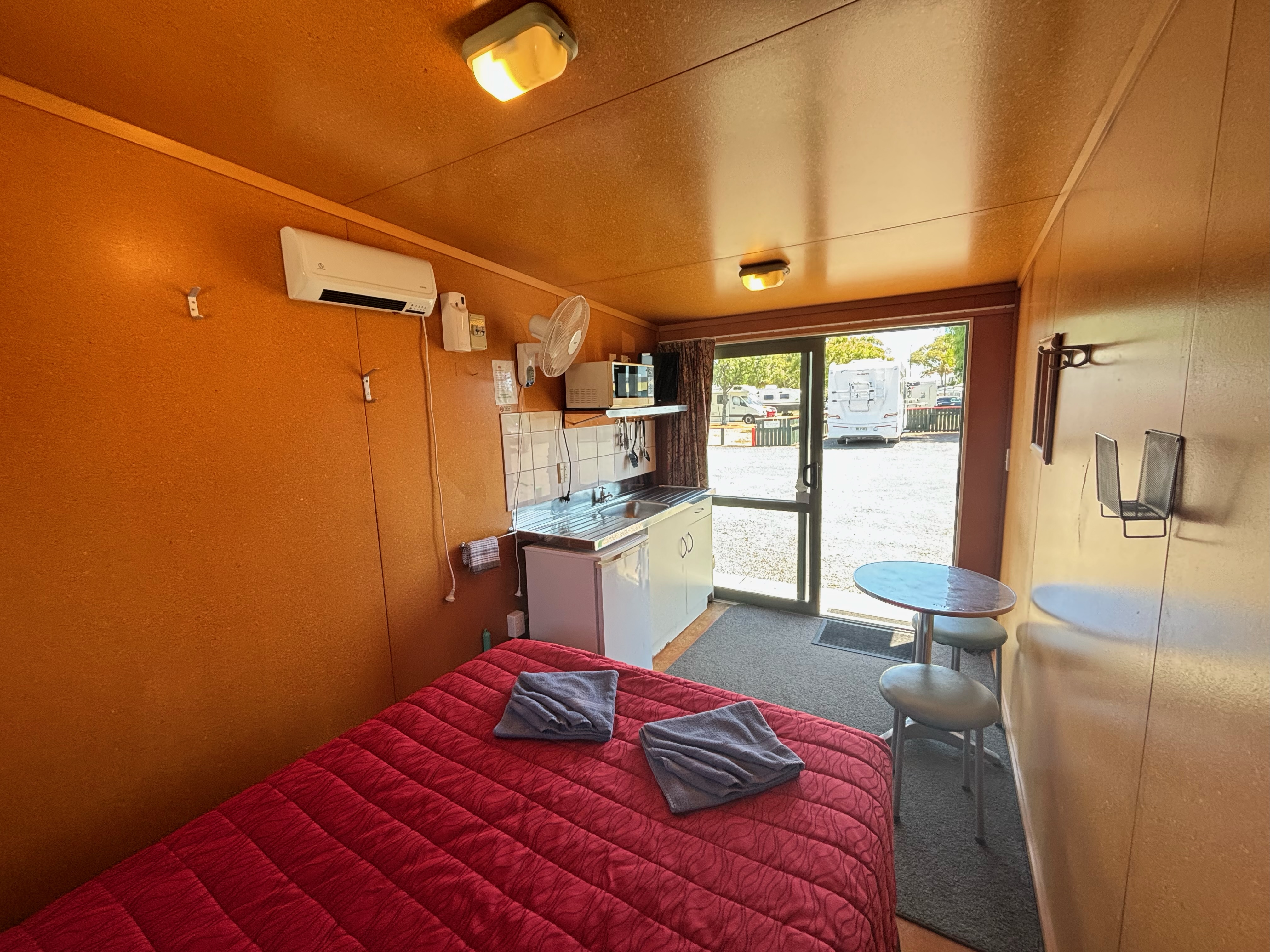 Kitchen Cabin (Double)