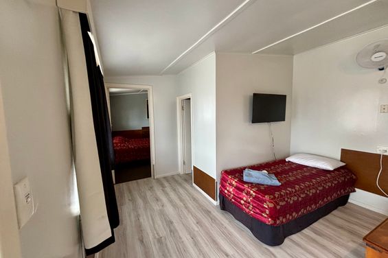 Single%20bed%20tv